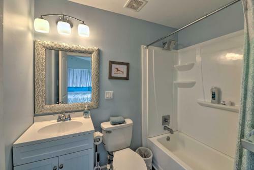 Cozy Crab Shack With Porch In Atlantic Beach!