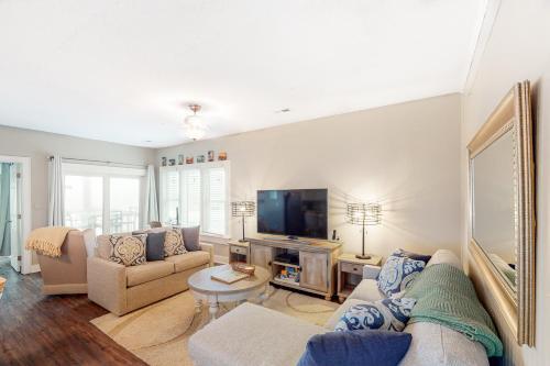 41057-2 Hwy 12 Islander Condo