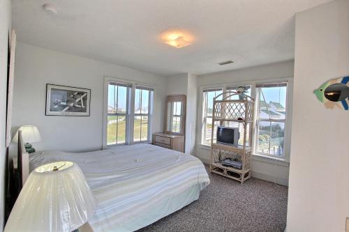 41057-2 Hwy 12 Islander Condo