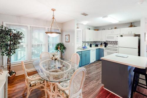 41057-2 Hwy 12 Islander Condo