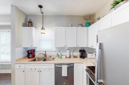 41057-2 Hwy 12 Islander Condo