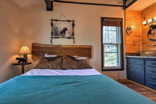 Cozy Beech Mountain Family Retreat With 2 Decks!