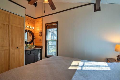 Cozy Beech Mountain Family Retreat With 2 Decks!