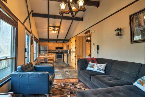 Cozy Beech Mountain Family Retreat With 2 Decks!