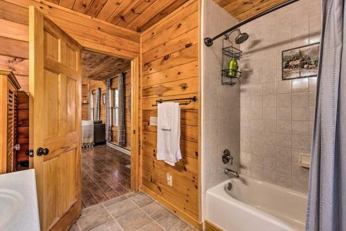 Beech Mountain Hideaway About 3 Miles To Ski Resort!