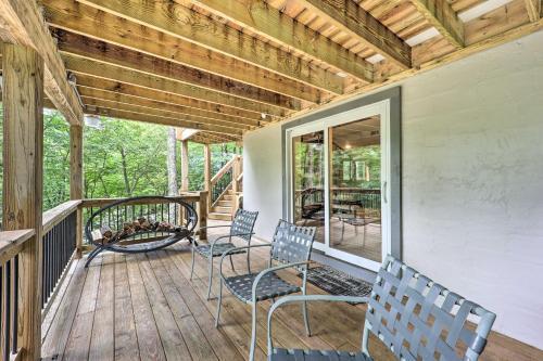 Beech Mountain Retreat With 2 Decks And Mtn View!