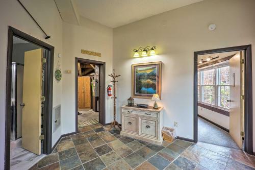 Beech Mountain Resort Home With Deck And Hot Tub!