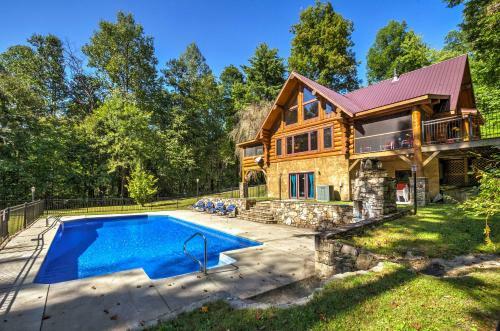 Upper Lodge Brevard Cabin On 80 Acres With Pool!