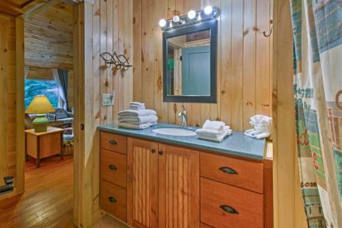 Bryson City Cabin With Fire Pit On Coopers Creek!