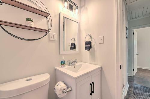 Apartamento Chic Charlotte Getaway - 5 Miles To Downtown!