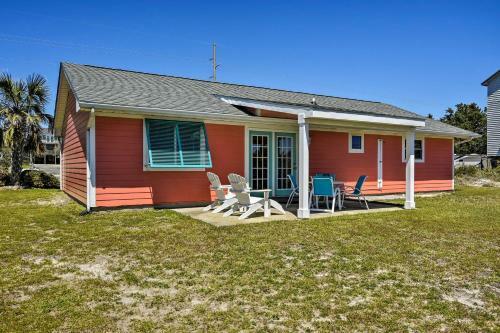 Colorful Emerald Isle Home, Walk To The Beach