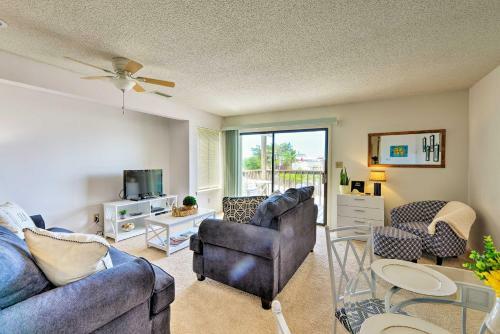 Apartamento Emerald Isle Condo With Pool And Ocean Views!