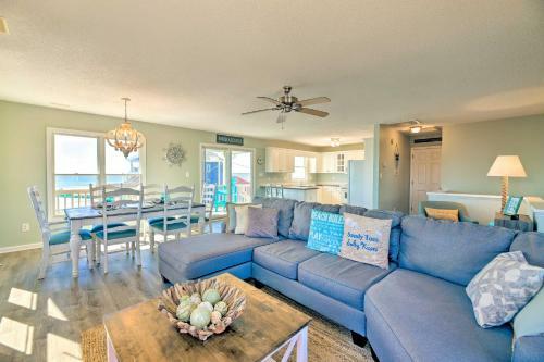 Emerald Isle Retreat With 2 Decks And Ocean Views