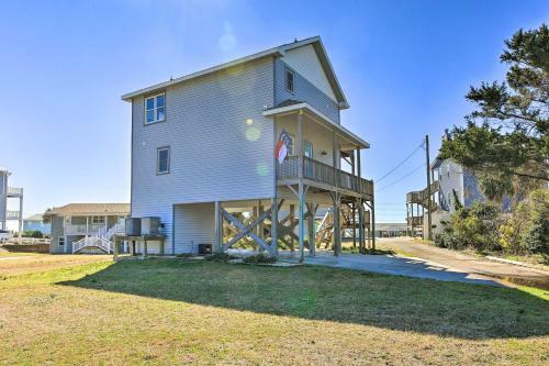 Emerald Isle Retreat With 2 Decks And Ocean Views