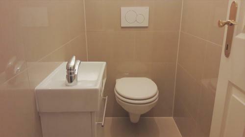 Hostal Pension Chalet Schott