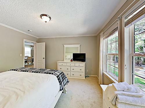 New Listing! Apple Country Retreat With Fire Pit Home