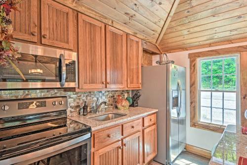 Renovated Highlands Cottage 3 Mi To Downtown!