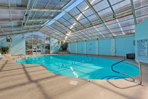 Apartamento Resort Condo On Indian Beach With Ocean Views!