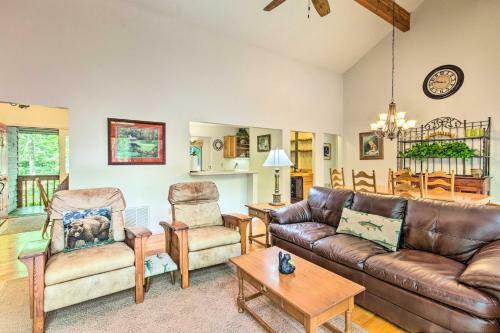 Lake Toxaway Cabin With Fire Pit - 1mi To Marina