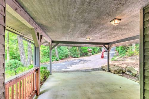 Lake Toxaway Cabin With Fire Pit - 1mi To Marina