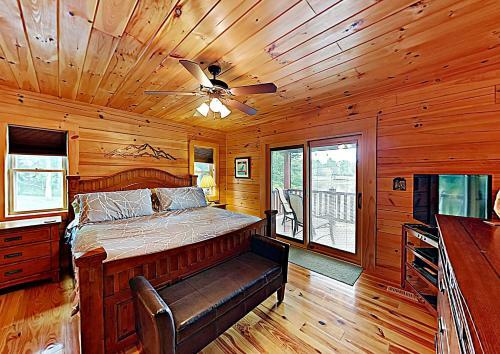 New Listing! Lakefront Log Home With Large Balcony Home