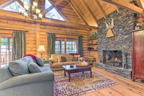 Superb Linville Mountain Cabin With Wraparound Decks!