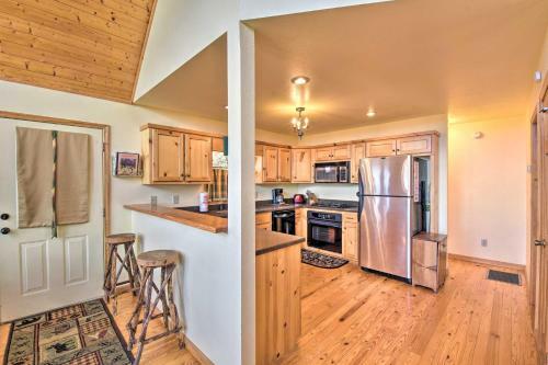 Mountain Cabin In Murphy With Private Hot Tub!
