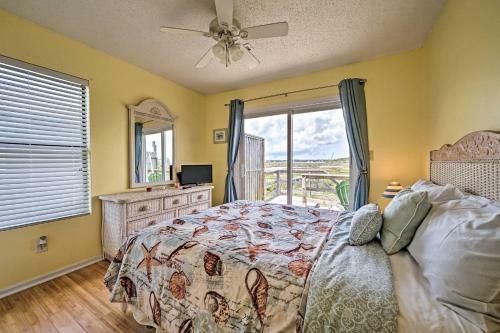 Sunny Townhome With Marsh Views And Walk To Beach