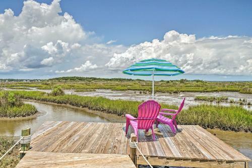 Sunny Townhome With Marsh Views And Walk To Beach