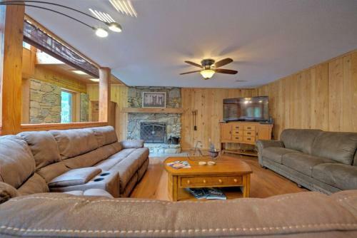 Boulder Ridge Home