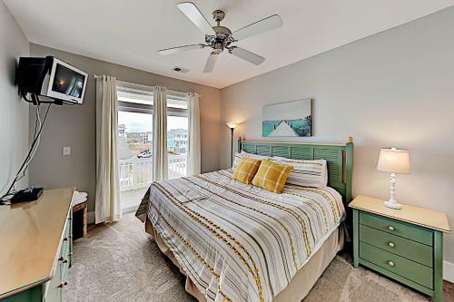 New Listing! Spacious Beach Home With Tiki Room Home