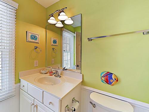 Expansive Beach Beauty With Private Pool & Balconies Home