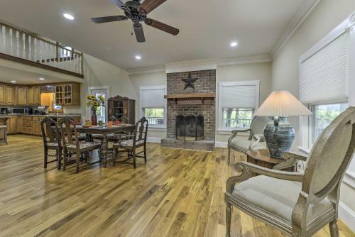 Remodeled Pittsboro Farmhouse On 220 Acres!