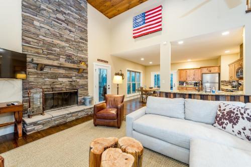 Exceptional Vacation Home In Pisgah Forest Home
