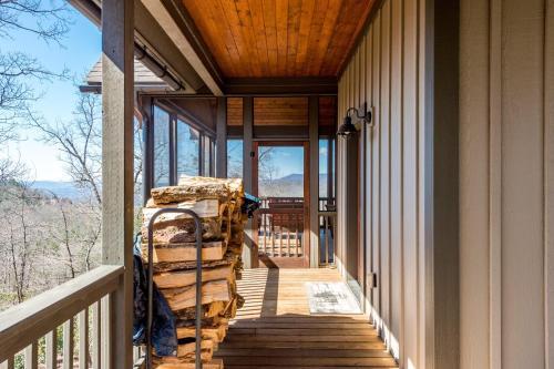 Exceptional Vacation Home In Pisgah Forest Home