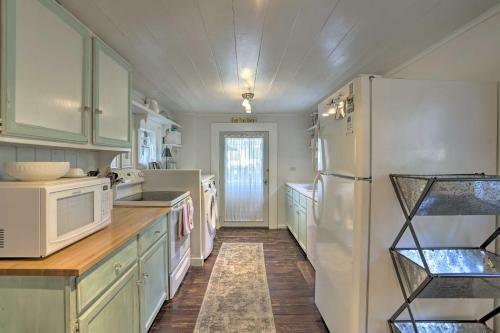 Coastal, Walkable Home In Historic Southport!