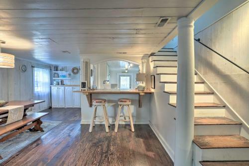 Coastal, Walkable Home In Historic Southport!