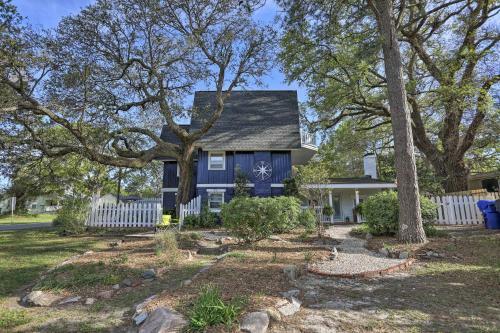 Coastal, Walkable Home In Historic Southport!