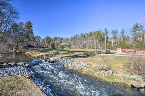 Updated Sapphire Resort Cottage, Walk To Ski Slope