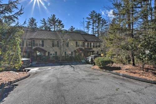 Updated Sapphire Resort Cottage, Walk To Ski Slope