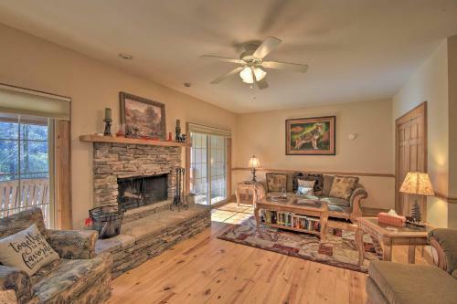Updated Sapphire Resort Cottage, Walk To Ski Slope