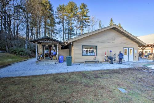 Updated Sapphire Resort Cottage, Walk To Ski Slope