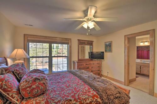 Updated Sapphire Resort Cottage, Walk To Ski Slope