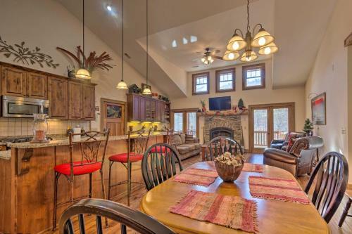 Lavish Sapphire Valley Home Ski, Swim, Golf!