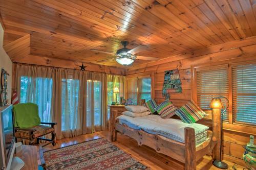 Secluded Nantahala Forest Refuge With Mountain Views