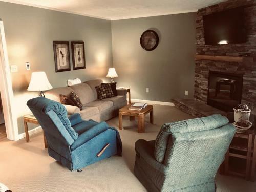 Sugar Ski & Country Club Unit 425