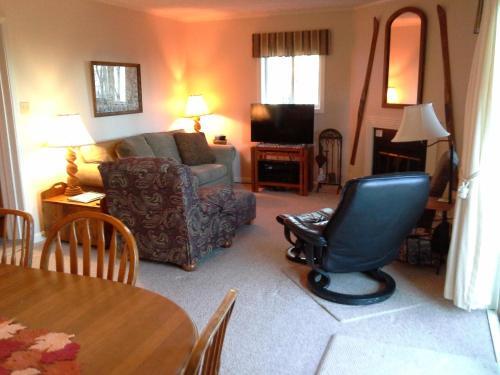 Sugar Ski & Country Club Unit 211