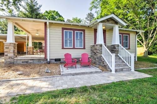 Remodeled Swannanoa Cottage With Sauna, Yardandfire Pit