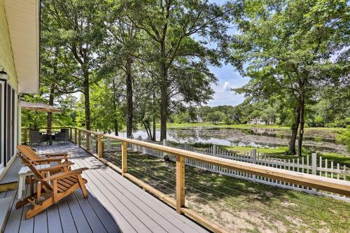 Sunset Beach Home With Lake Views, 3 Mi To Coast