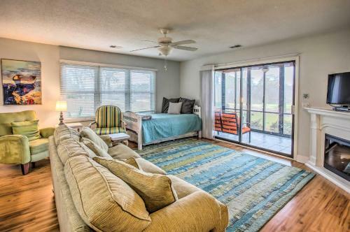 Apartamento Step-free Condo With Pool, 2 Mi To Sunset Beach